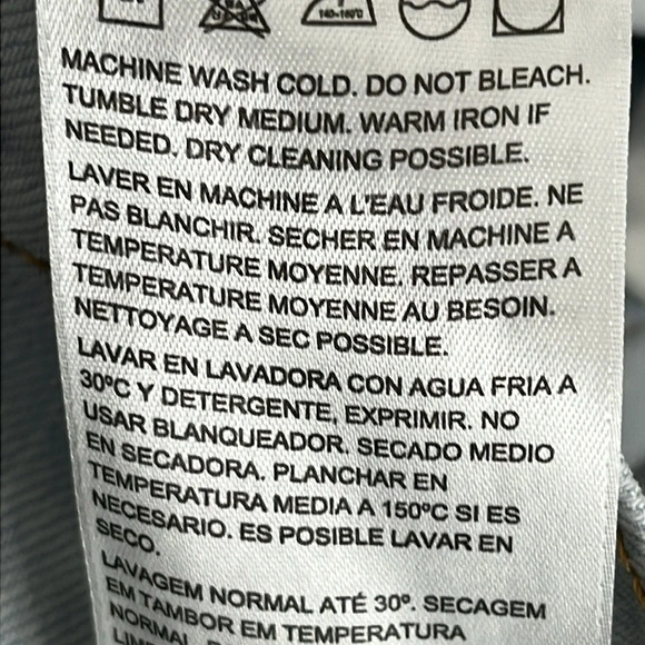 Levi's Wedgie Straight Button Fly Jeans in Bleached Out Wash - Size 24 - Picture 7 of 11